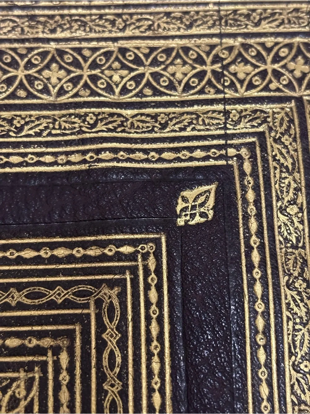 Vint Morocco OR 22 Carats Tooled Leather Writing Portfolio Folder 22 Karat Gold